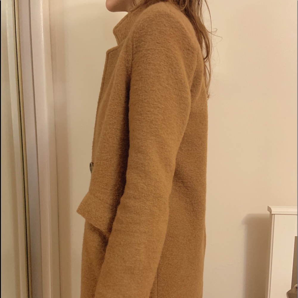 light brown trench coat🤎